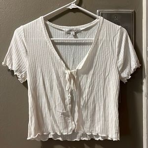 White tie in front short sleeve shirt